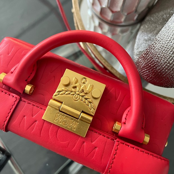 MCM Trunk Handbag - Picture 4 of 6